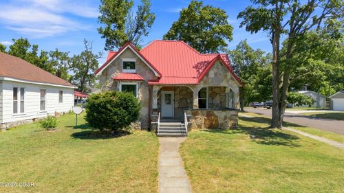 401 2nd St, Monett, MO, 65708-2020 | Card Image