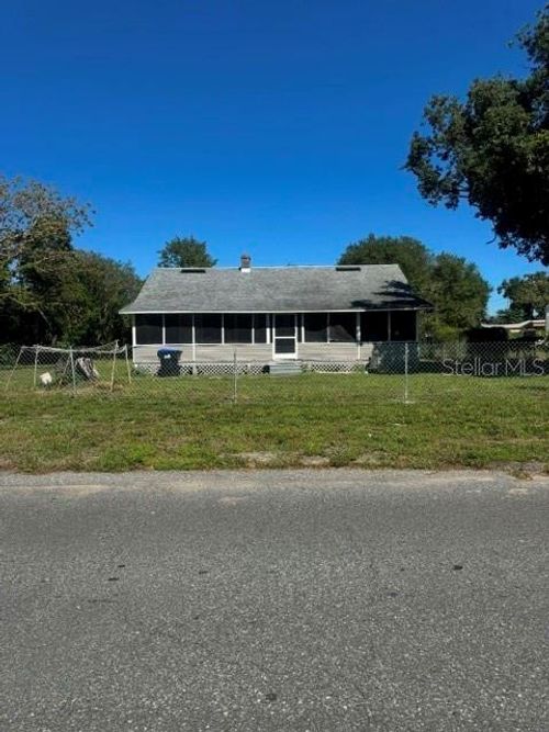 319 W 4th St, Apopka, FL, 32703-5142 | Card Image
