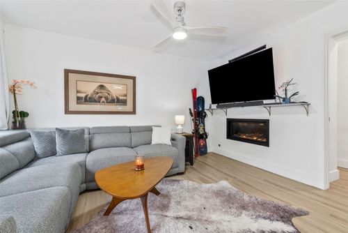 8-8 Cedar Ct, Steamboat Springs, CO, 80487-1751 | Card Image