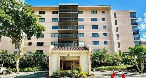 apt-309-20840 San Simeon Way, Miami, FL, 33179-1835 | Card Image