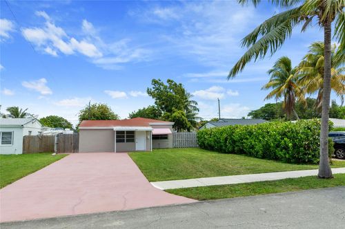 2071 Ne 180th St, North Miami Beach, FL, 33162-1619 | Card Image