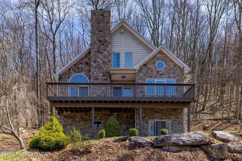 154 Kickapoo Dr, Hazle Township, PA, 18202-9549 | Card Image