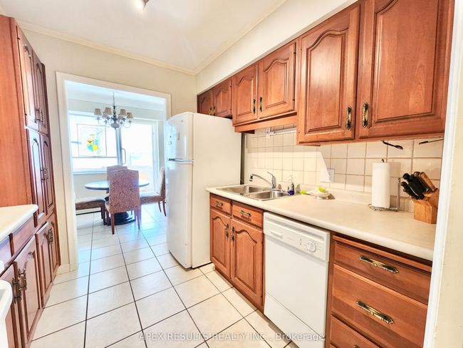 204 - 38 Charlton Ave W, Condo with 2 bedrooms, 2 bathrooms and null parking in Hamilton ON | Image 6