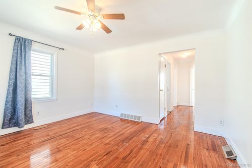 1216 George Ave, Hazel Park, MI, 48030-2642 | Card Image