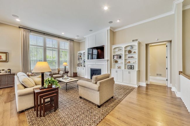 2811 Parkside Cir, House other with 3 bedrooms, 3 bathrooms and 2 parking in Glenview IL | Image 5