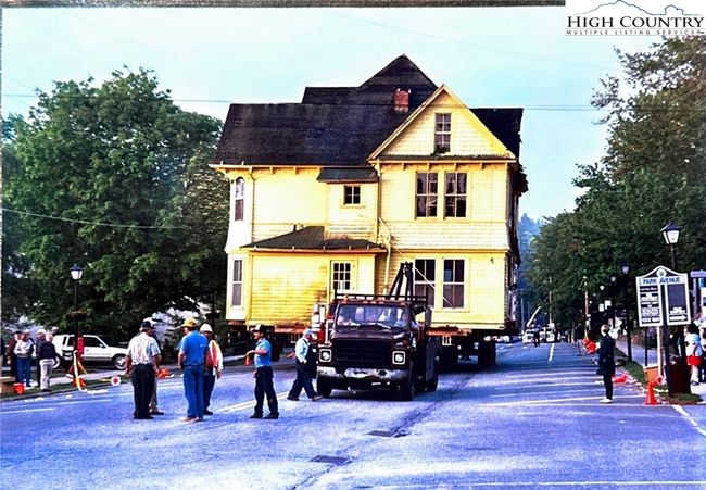 Stroll down Main Street | Image 46