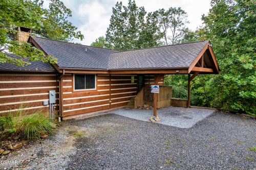317 Matterhorn Dr, Gatlinburg, TN, 37738-6414 | Card Image