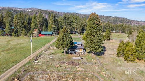 38 Pats Ln, Cascade, ID, 83611-5502 | Card Image