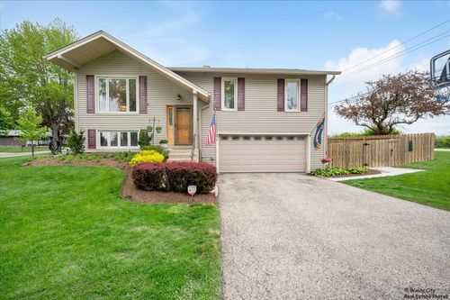 26 Washtenaw Street, Algonquin, IL, 60102 | Card Image