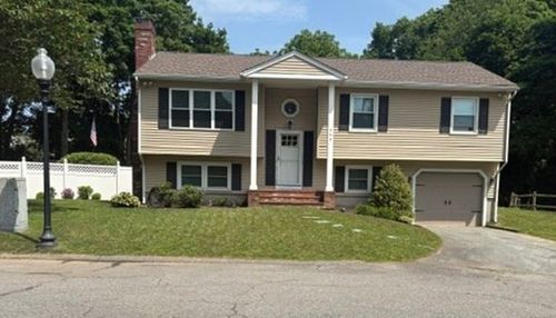 568 Lantern Ln, New Bedford, MA, 02740 | Card Image