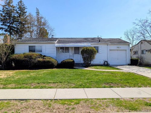 107 Morton Blvd, Plainview, NY, 11803-5629 | Card Image