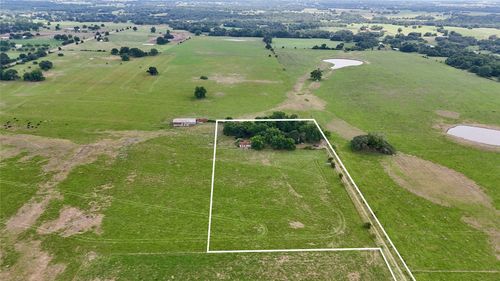 1024 E Sedan Rd, Weimar, TX, 78962-5110 | Card Image