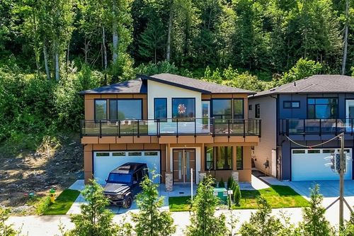 8-8016 Annis Rd, Chilliwack, BC, V2P6H3 | Card Image