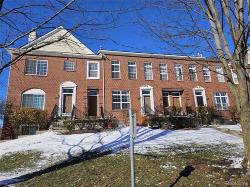 36-42627 Park Cresent Dr, Sterling Heights, MI, 48313-2904 | Card Image