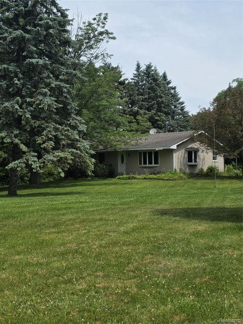 4675 Diehl Rd, Metamora, MI, 48455-9617 | Card Image