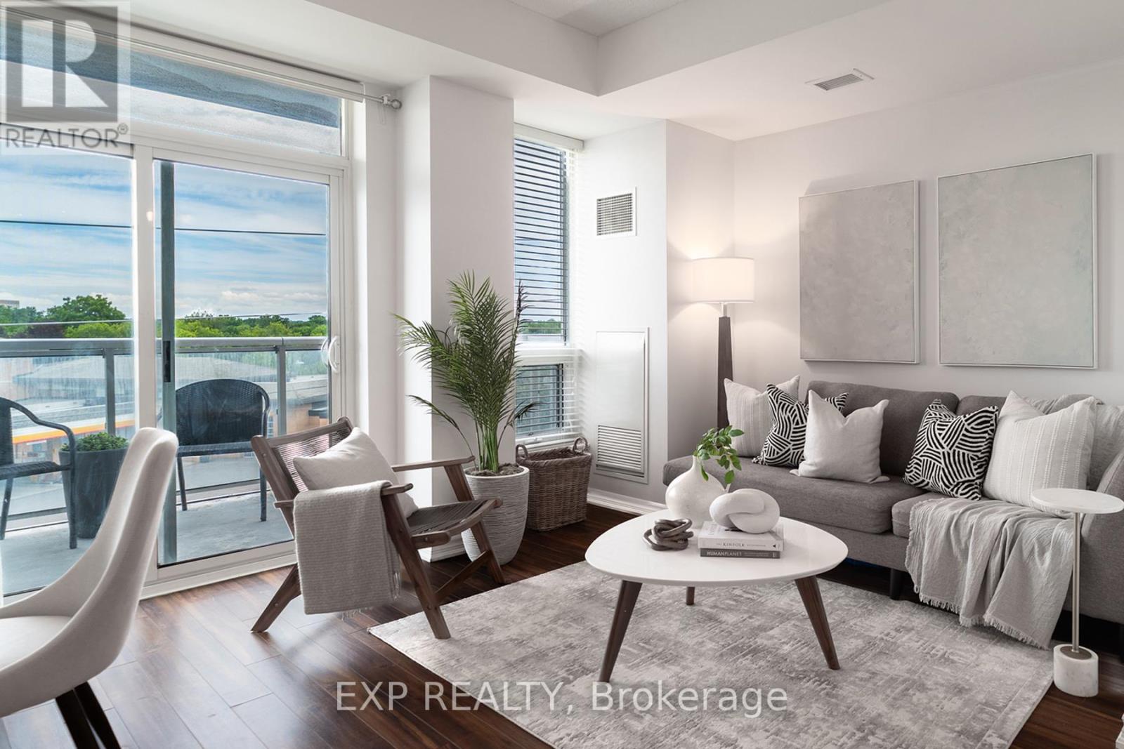 Residential in Markham (Village Green-South Unionville) 3