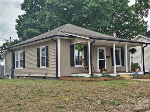 214 E 10th St, Kannapolis, NC, 28083-2702 | Card Image