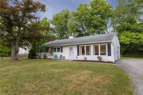40 Birchbrook Dr, Rochester, NY, 14623-4502 | Card Image