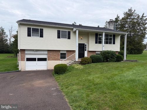 1170 Woodmere Dr, POTTSTOWN, PA, 19464-2720 | Card Image