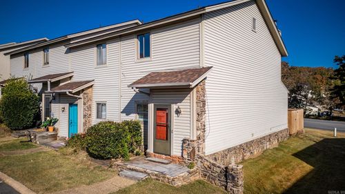 8 Edgehill Cv, Maumelle, AR, 72113-6265 | Card Image