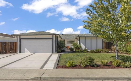 1209 Glacier Dr, Milpitas, CA, 95035-6404 | Card Image