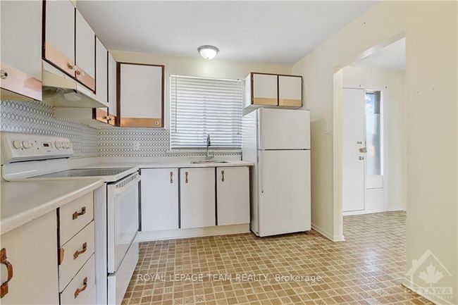 B - 426 Moodie Dr, Condo with 3 bedrooms, 2 bathrooms and 1 parking in Nepean ON | Image 13