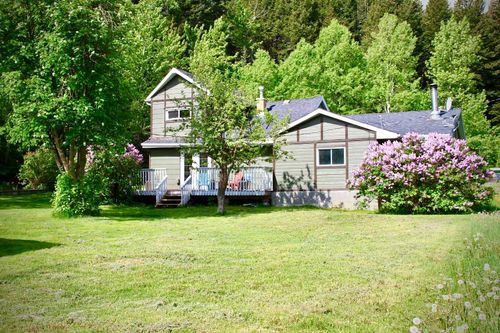 22925 4 Ave, Crowsnest Pass, AB, T0K1C0 | Card Image