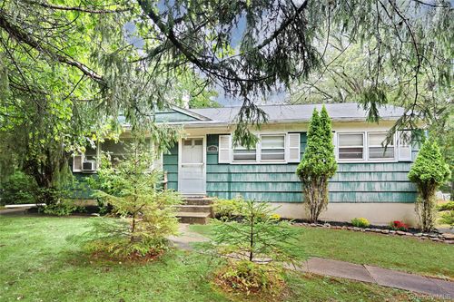 17 Midway Rd, Spring Valley, NY, 10977-7012 | Card Image