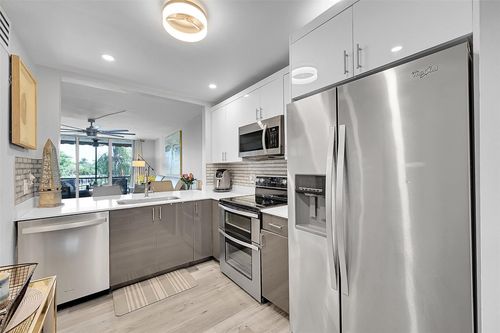 c302-777 S Federal Hwy, Pompano Beach, FL, 33062-5968 | Card Image