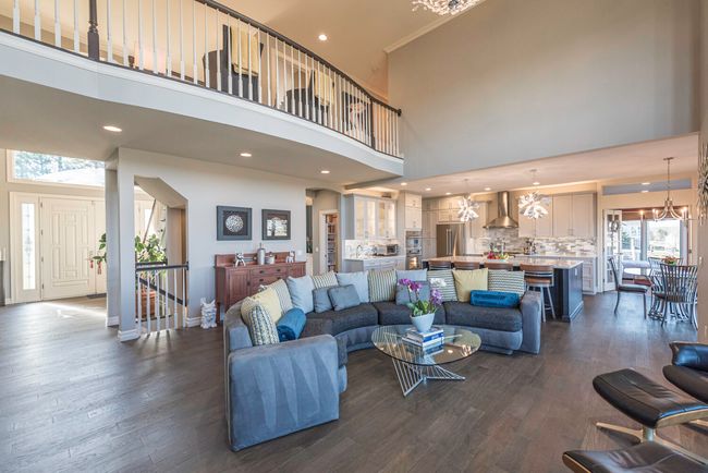 Living to kitchen | Image 14