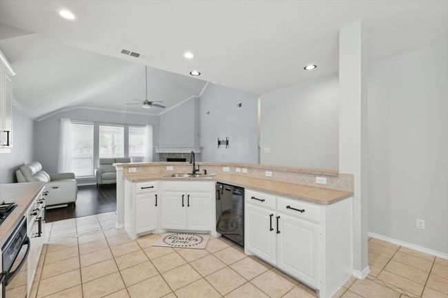 6205 Apache Dr, House other with 3 bedrooms, 2 bathrooms and null parking in The Colony TX | Image 11