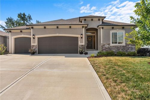 9217 110th Ter, Kansas City, MO, 64157-5836 | Card Image