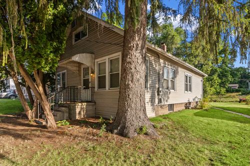 2911 Preston St, Rockford, IL, 61102-1753 | Card Image