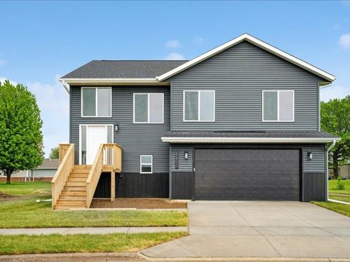 3107 Gingko Ln, Muscatine, IA, 52761-1249 | Card Image