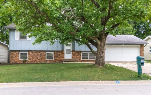 707 Chester Dr, Normal, IL, 61761-4012 | Card Image