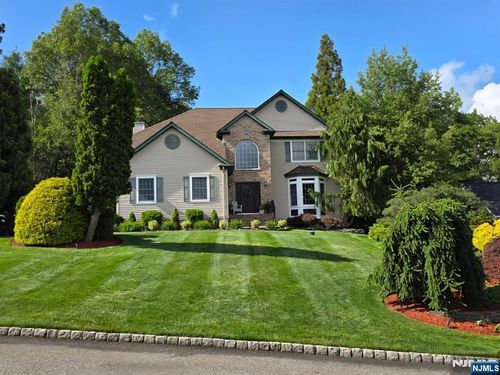 6 Anna Rose Ct, Bloomingdale, NJ, 07403-1409 | Card Image