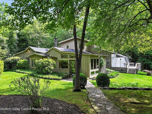27 Old Wagon Rd, Woodstock, NY, 12498-1734 | Card Image