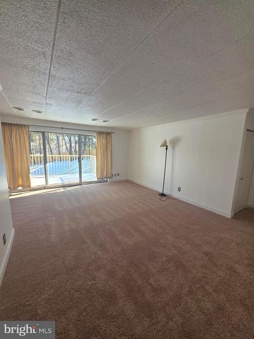 apt-1b-5707 Indian Ct, ALEXANDRIA, VA, 22303-2640 | Card Image