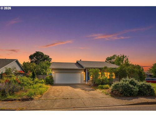 730 N 9th St, Harrisburg, OR, 97446-9658 | Card Image