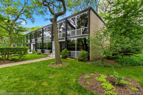 1351 Nicolet Pl, Detroit, MI, 48207-2803 | Card Image