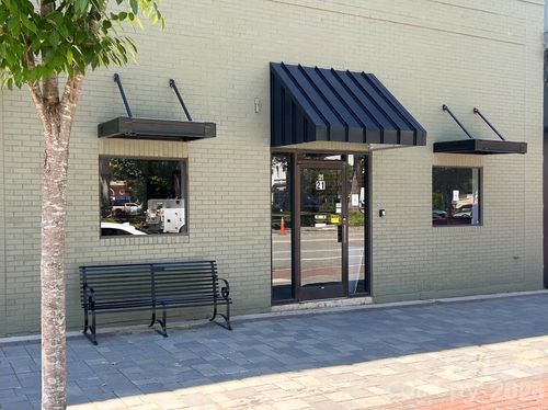 21 E A St, Newton, NC, 28658-3301 | Card Image