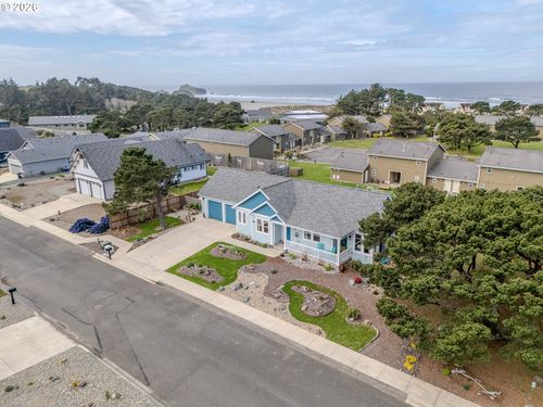 3214 Lincoln Ave Sw, Bandon, OR, 97411-8891 | Card Image
