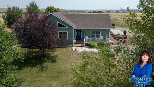 600 Sunshine Ln, Glenrock, WY, 82637-5231 | Card Image