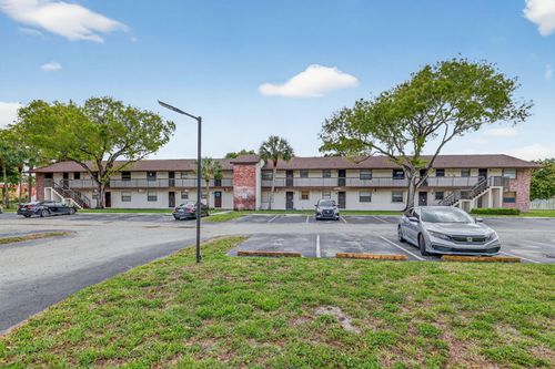 204-6001 Shakerwood Cir, Tamarac, FL, 33319-2360 | Card Image