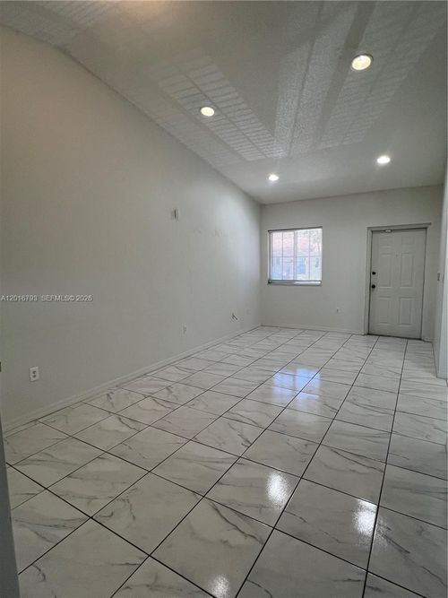 204-55-2931 Se 12th Rd, Homestead, FL, 33035-2370 | Card Image