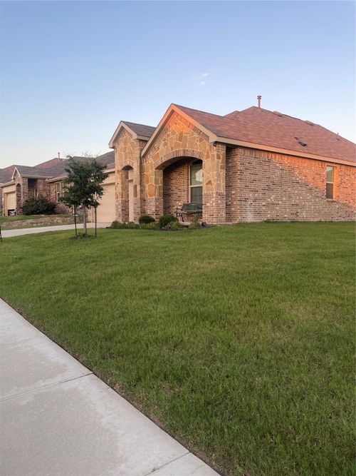 2413 Buchanan Ln, Forney, TX, 75126-2779 | Card Image
