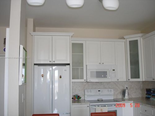 ph03-18061 Biscayne Blvd, Aventura, FL, 33160-2594 | Card Image