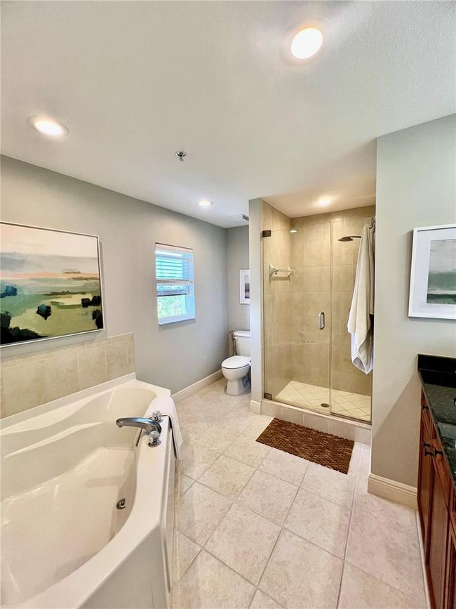 APT-301 - 10091 Lake Cove Dr, Condo with 3 bedrooms, 2 bathrooms and null parking in Fort Myers FL | Image 12
