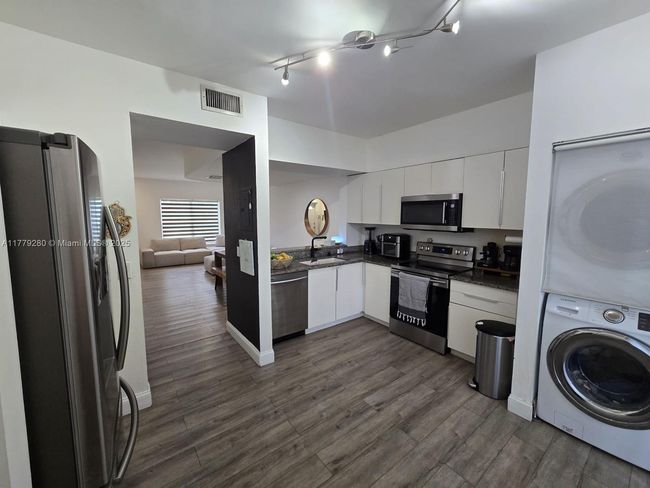 299 Duval Ct, Townhouse with 2 bedrooms, 2 bathrooms and null parking in Weston FL | Image 10