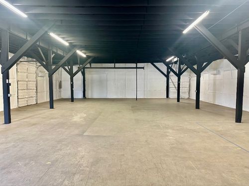 w2-200 W New Braunfels St, Seguin, TX, 78155-2656 | Card Image